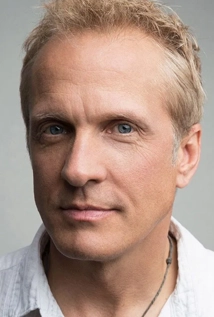 Patrick Fabian