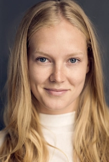 Rosy McEwen