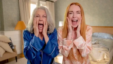 Jamie Lee Curtis e Lindsay Lohan gritando em cena divertida de Uma Sexta-Feira Mais Louca Ainda (2025)