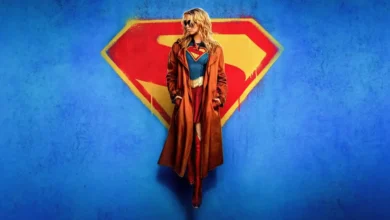 Milly Alcock como Supergirl em imagem promocional do filme Supergirl (2026), do novo Universo DC liderado por James Gunn e Peter Safran