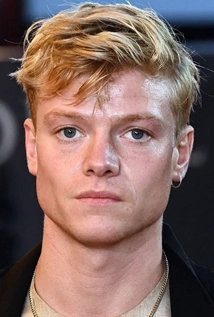Tom Rhys Harries 