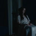 Anne Hathaway como Verity Crawford em Verity (2026)