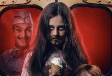 O Sorveteiro (2026), filme de terror de Eli Roth, com uma garota segurando um sorvete diante do misterioso sorveteiro
