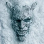 Máscara congelada do vilão em pôster de O Telefone Preto 2 (Black Phone 2)