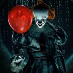 Imagem promocional de Bill Skarsgård como Pennywise em IT: Bem-Vindos à Derry, série de terror prequela do universo de Stephen King.