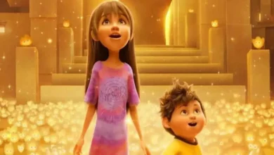 Cena da animação Nos Seus Sonhos, da Netflix, com duas crianças admiradas em um mundo dourado mágico.