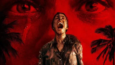 Rachel McAdams coberta de lama e gritando em imagem promocional do filme de terror “Socorro!” (Send Help), dirigido por Sam Raimi.