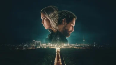 Andreas Pietschmann e Susanne Wolff em arte promocional de Unfamiliar (2026), nova série alemã da Netflix