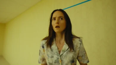 Renate Reinsve em cena de tensão no filme Backrooms: Um Não-Lugar (2026)
