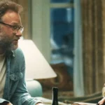 Edward Norton, Penélope Cruz, Seth Rogen e Olivia Wilde em imagem promocional do filme O Convite (2026), reunidos em uma sala durante uma conversa tensa.
