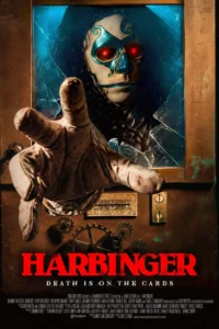 Pôster de Harbinger (2026) com criatura mascarada de olhos vermelhos surgindo de uma máquina de adivinhação quebrada