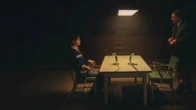 Jacob Tremblay e Russell Crowe em cena do filme Unabomber (2026), da Netflix