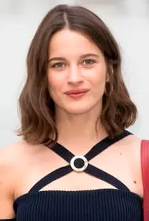 Rebecca Marder