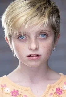 Farrah Mackenzie