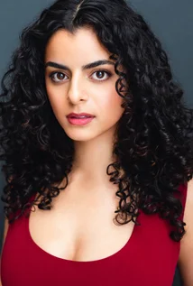  Ellena Eshraghi