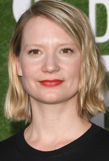 Mia Wasikowska