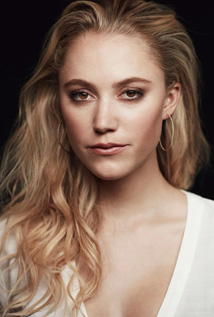  Maika Monroe