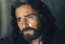 Cena de Jim Caviezel como Jesus em a Paixão de Cristo 2