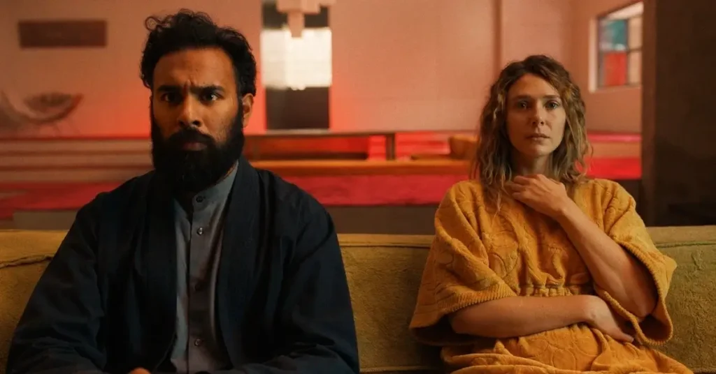 Elizabeth Olsen e Himesh Patel em cena do filme Avaliação (2024), dirigido por Fleur Fortune.
