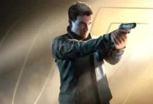 James Bond jovem empunhando uma arma em imagem promocional do jogo 007: First Light