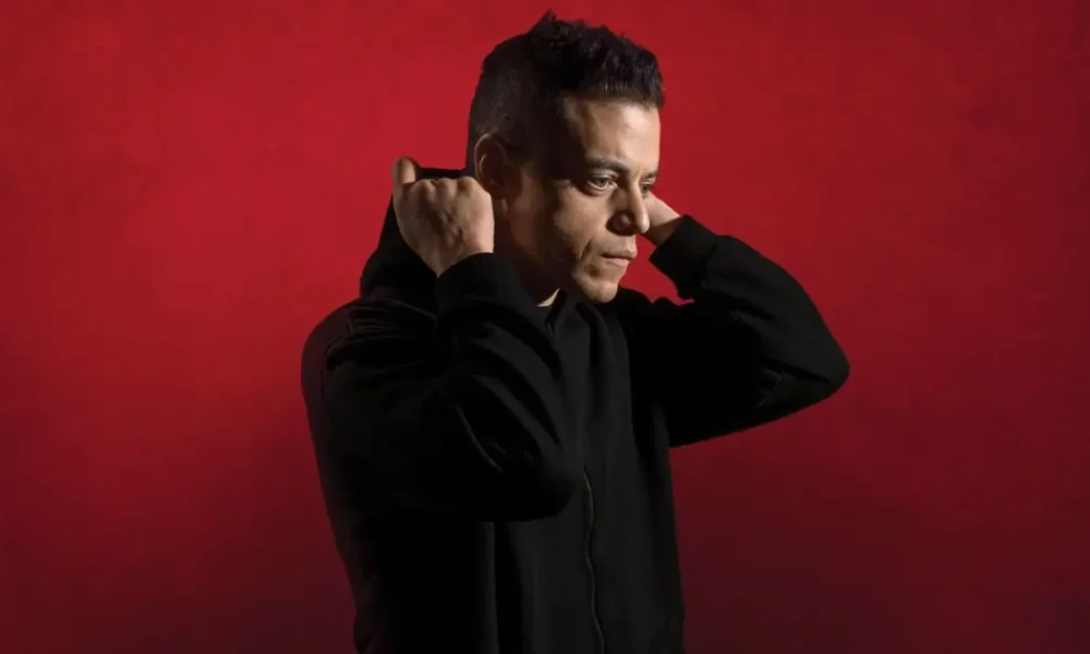 mr robot 10 anos Rami Malek como Elliot Alderson em imagem promocional da série Mr. Robot.