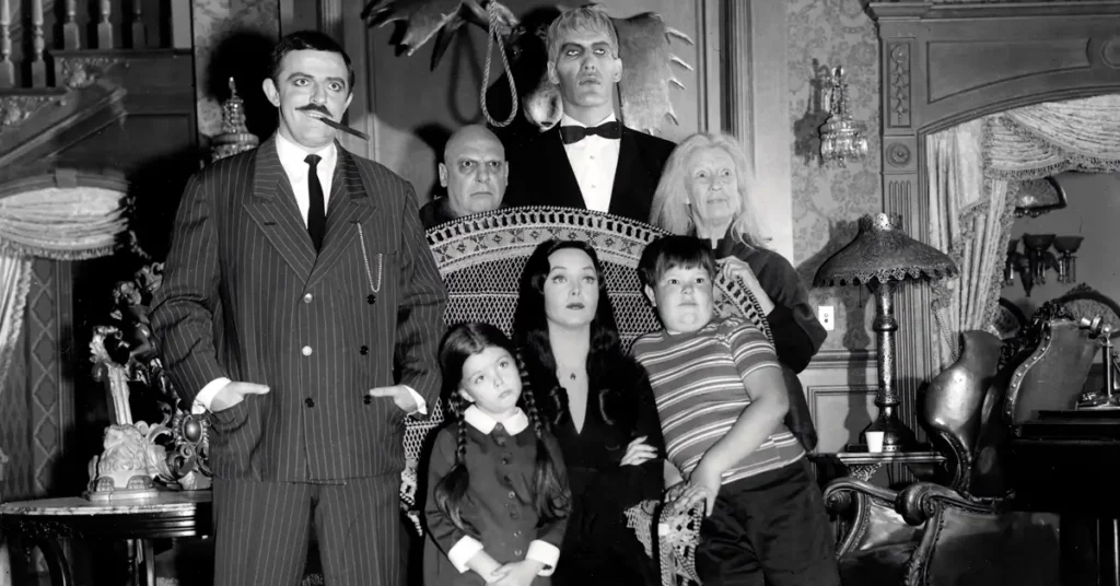 a familia addams serie 1964 1966 Elenco original da série de TV A Família Addams (1964–1966), com John Astin, Carolyn Jones, Jackie Coogan, Ted Cassidy, Blossom Rock, Lisa Loring e Ken Weatherwax.