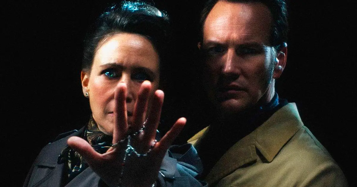 Cena intensa com Ed e Lorraine Warren no filme Invocação do Mal 4: O Último Ritual (2025).