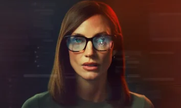 Jessica Chastain em cena de divulgação da minissérie de drama criminal "A Especialista" (The Savant), estreia em 26 de setembro no Apple TV+.