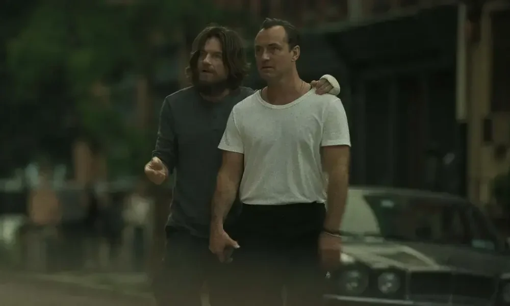 Cena de Black Rabbit, minissérie da Netflix com Jude Law e Jason Bateman
