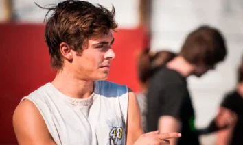 Zac Efron como Dean Whipple em cena do filme A Qualquer Preço (2012)