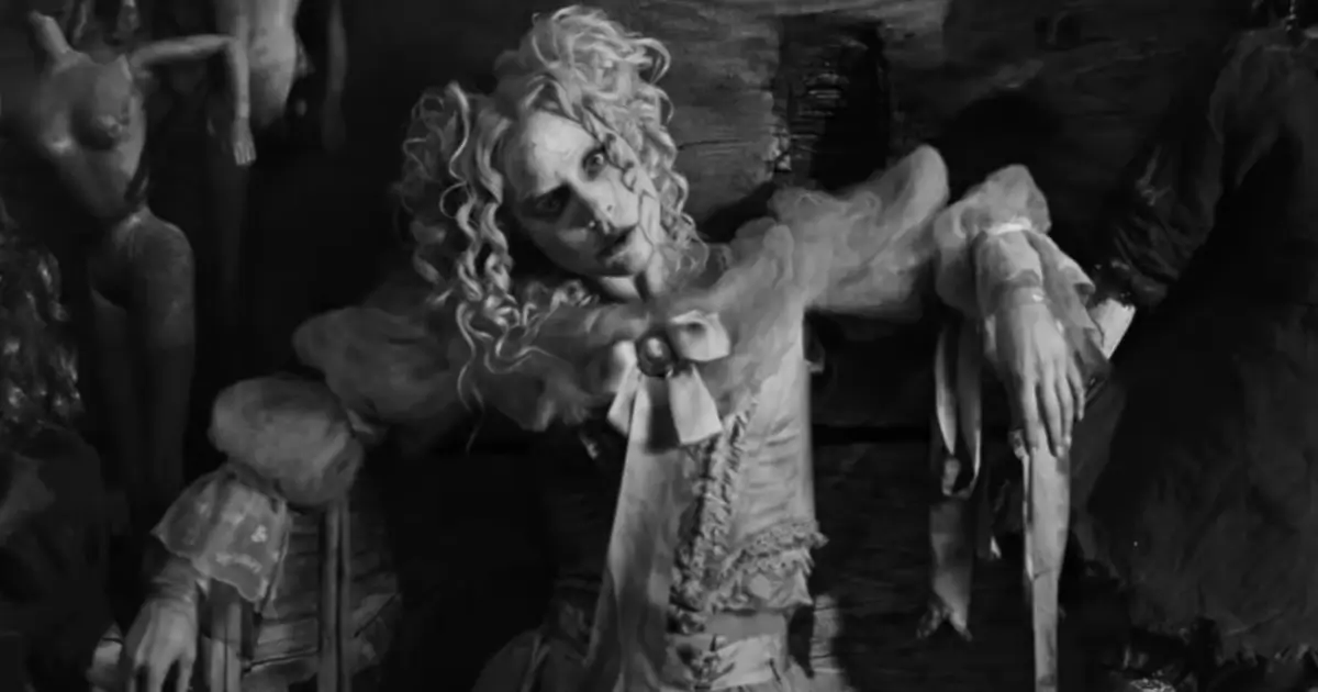 Cena de The Dead Dance, clipe dirigido por Tim Burton, divulgado em 03 de setembro de 2025.