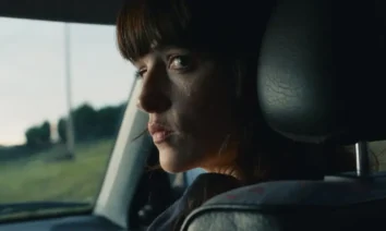 Susana Abaitua em cena de Um Fantasma na Batalha, filme espanhol da Netflix.