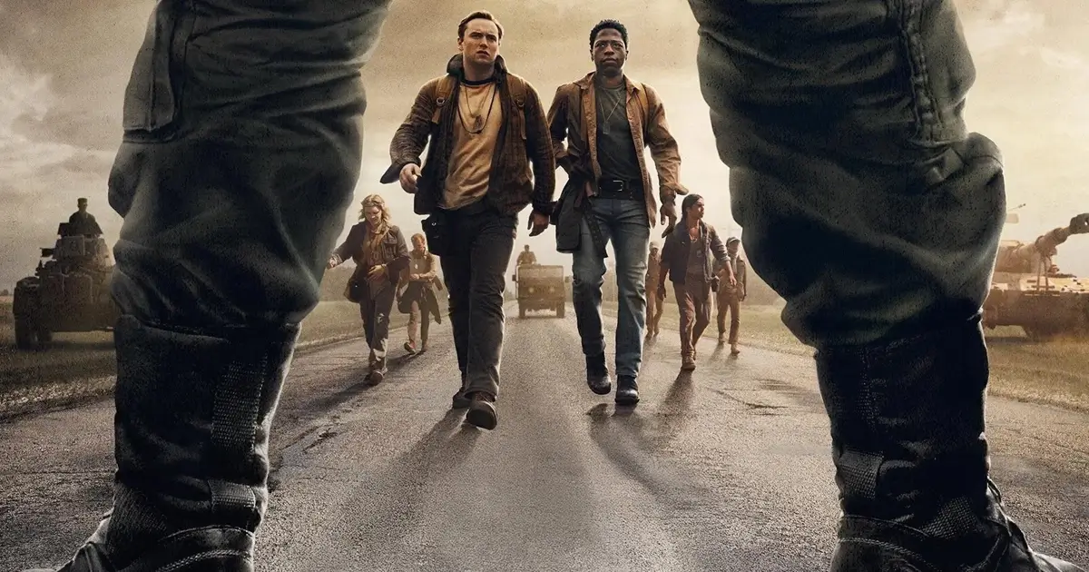 Cena promocional de A Longa Marcha: Caminhe ou Morra (2025), filme de terror dirigido por Francis Lawrence, parte das Estreias de 18 de setembro de 2025 nos cinemas brasileiros.