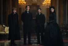 Emily Fairn, Fionn O'Shea, Anthony Boyle e Louis Partridge na série House of Guinness (2025) da Netflix.