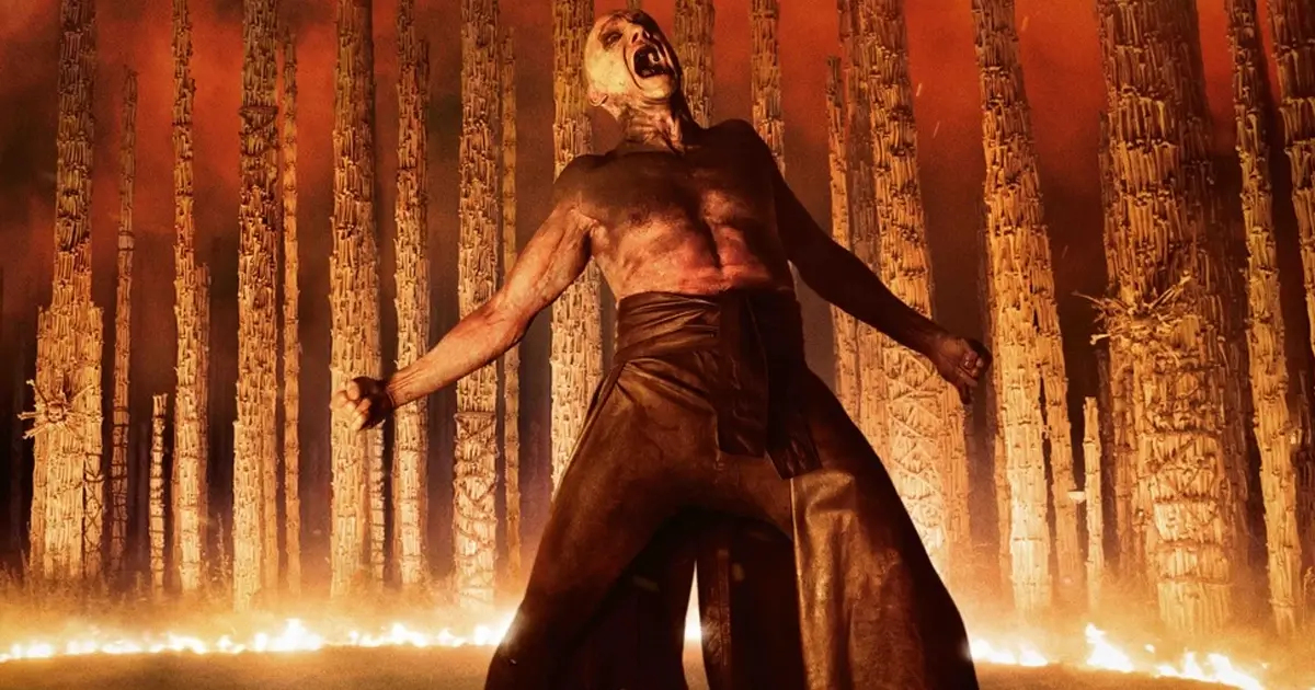 Cena do trailer de Extermínio: O Templo dos Ossos (28 Years Later: The Bone Temple) com Ralph Fiennes em destaque.
