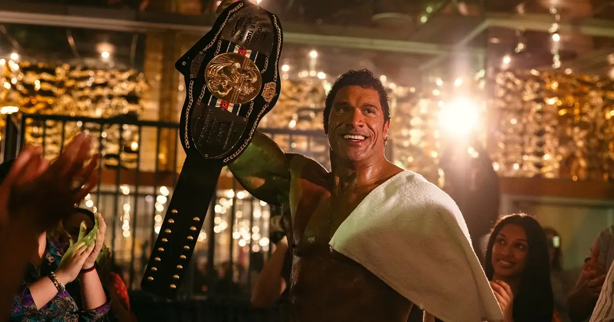 Cena de Coração de Lutador – The Smashing Machine, com Dwayne Johnson, destaque das estreias de 02 de outubro de 2025 nos cinemas.