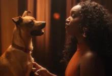 Cena do clipe Doce Feito Caramelo, da cantora IZA, parte da trilha sonora do filme Caramelo.