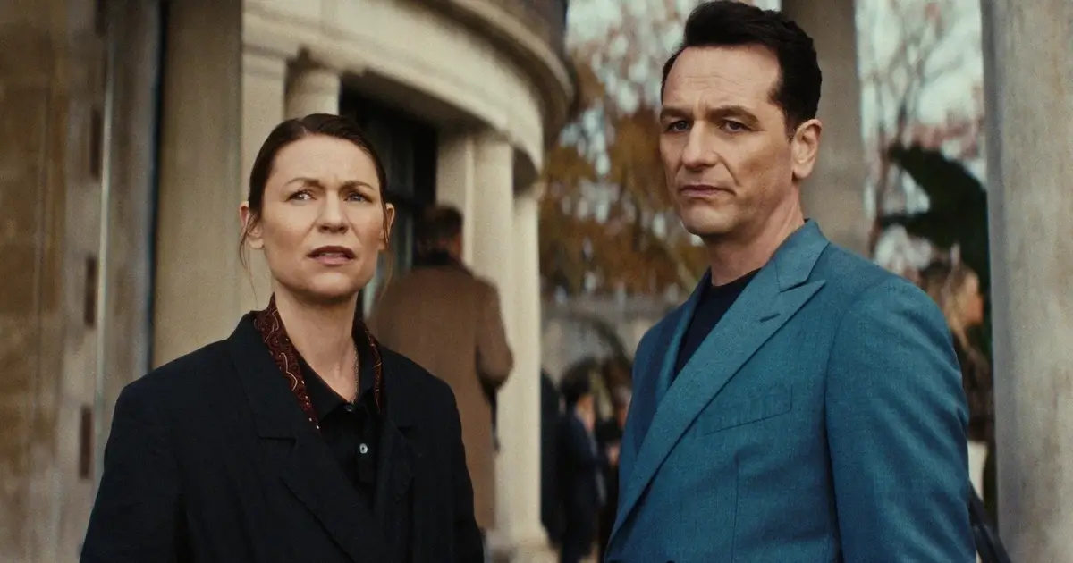 Claire Danes e Matthew Rhys em cena da minissérie O Monstro em Mim (The Beast in Me), produção original da Netflix — Trailer dublado de O Monstro em Mim.
