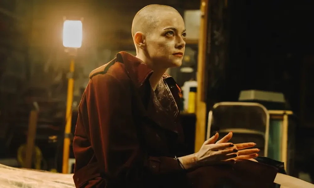 Emma Stone como Michelle Fuller em cena de Bugonia (2025), novo filme de Yorgos Lanthimos — destaque no trailer final de Bugonia.
