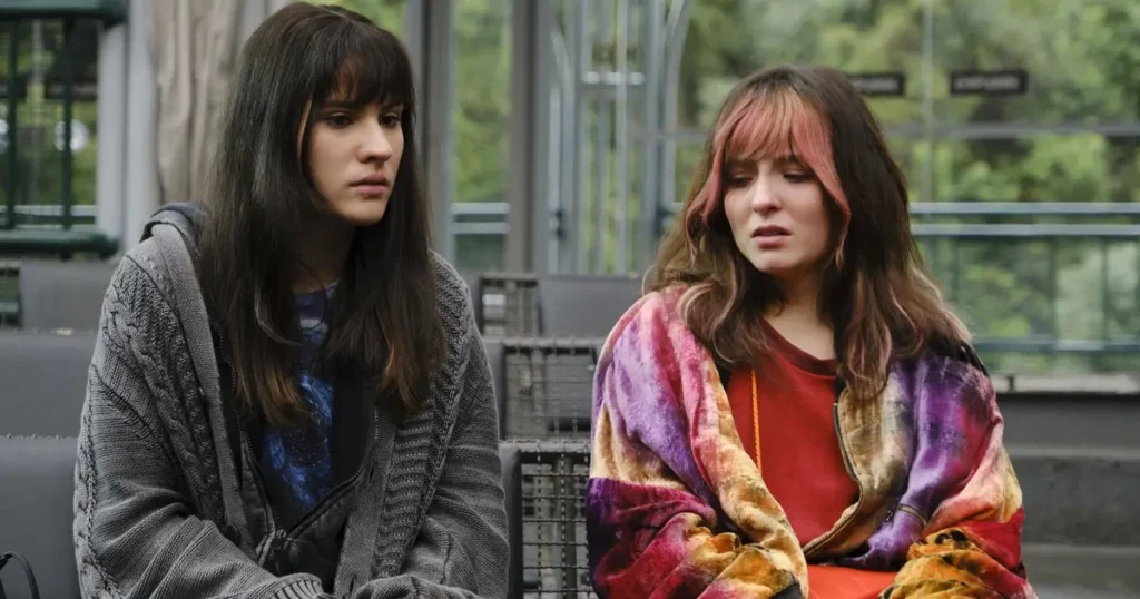 Larissa Manoela e Giovanna Rispoli em cena do filme Traição entre Amigas (2025)