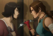 Lara Croft e Sam Nishimura em cena da temporada 2 de Tomb Raider A Lenda de Lara Croft série Netflix animação