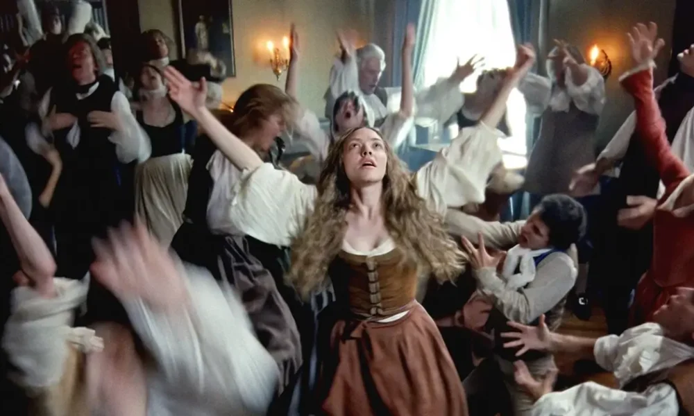 the testament of ann lee 2025 teaser Amanda Seyfried interpreta Ann Lee em uma cena intensa do teaser de The Testament of Ann Lee, novo drama musical da Searchlight Pictures.