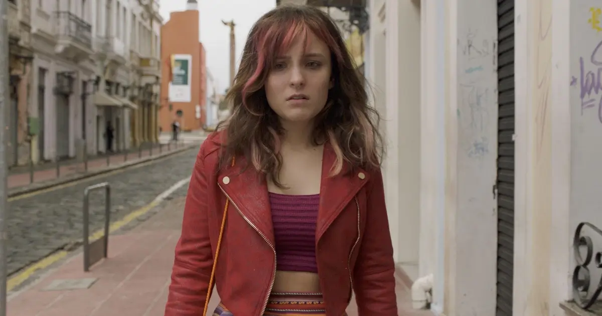 Larissa Manoela em cena do filme Traição entre Amigas (2025)