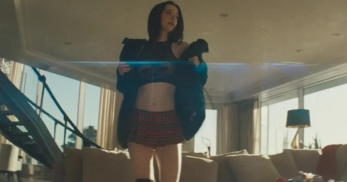 Mikey Madison em cena de Anora, filme independente dirigido por Sean Baker que liderou o ranking dos 10 Filmes Mais Buscados no Google em 2025