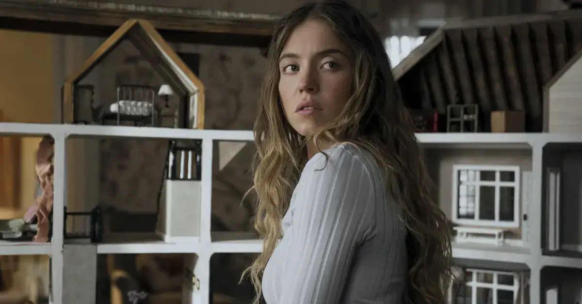 estreias de 01 de janeiro de 2026 Sydney Sweeney em cena do filme A Empregada (2025), um dos destaques das Estreias de 01 de janeiro de 2026 nos cinemas