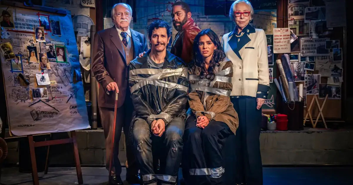 Elenco de “Velhos Bandidos” (2026) com Fernanda Montenegro, Ary Fontoura, Lázaro Ramos, Bruna Marquezine e Vladimir Brichta em cena, com dois personagens amarrados em ambiente investigativo.