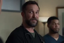 Noah Wyle como Dr. Robby (Dr. Michael Rabinavitch) em cena do trailer de The Pitt – Temporada 2, série médica da HBO Max.