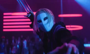 Orville Peck caracterizado como Vega no primeiro trailer de Street Fighter, nova adaptação cinematográfica da Capcom.
