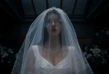 Camila Morrone em cena de Algo Horrível Vai Acontecer (2026), série de suspense da Netflix