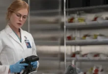 Nicole Kidman como a Dra. Kay Scarpetta em laboratório na série Scarpetta (2026), do Prime Video.